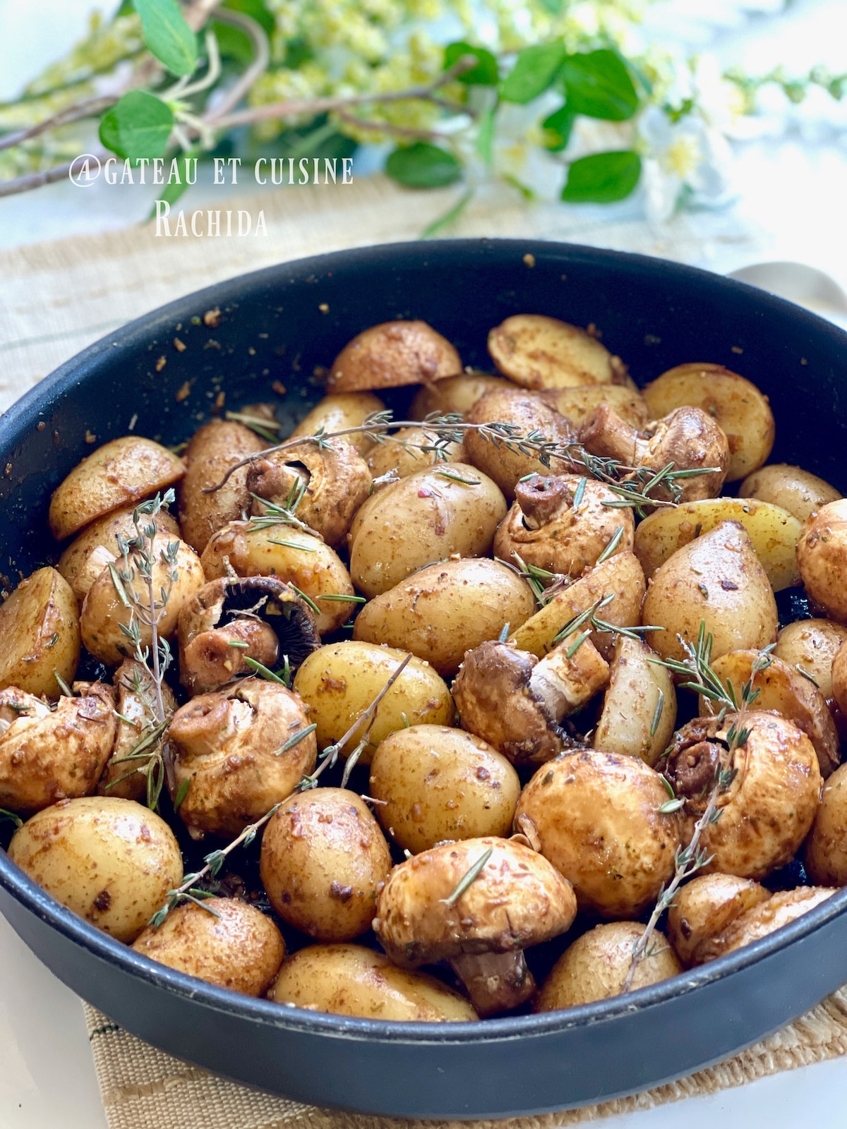 Pommes de terre grenaille et champignons rôtis au four